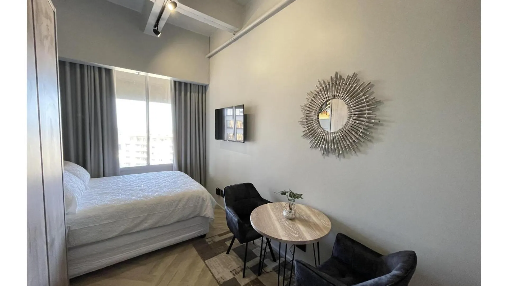 Chic Deluxe Studio At Thibault Square Cape Town Aparthotel