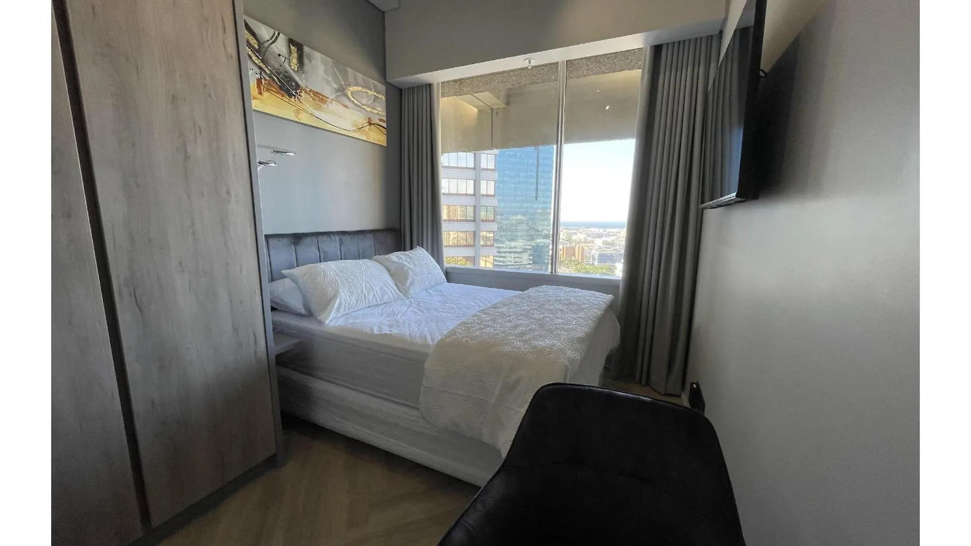 Chic Deluxe Studio At Thibault Square Cape Town
