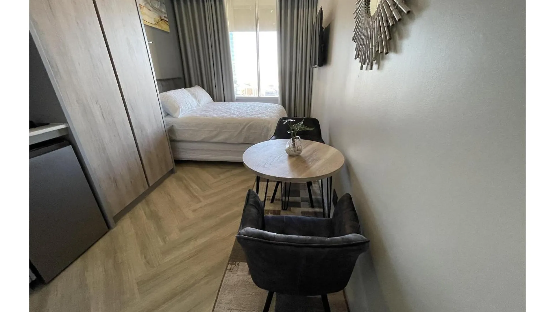 Aparthotel Chic Deluxe Studio At Thibault Square Cape Town
